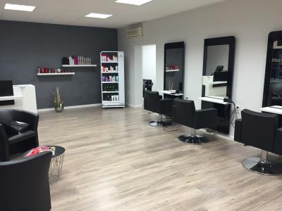 Coiffeur-Visagiste pour homme, femme, enfant