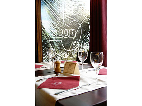 Resto-Bistro Club 5 am Park