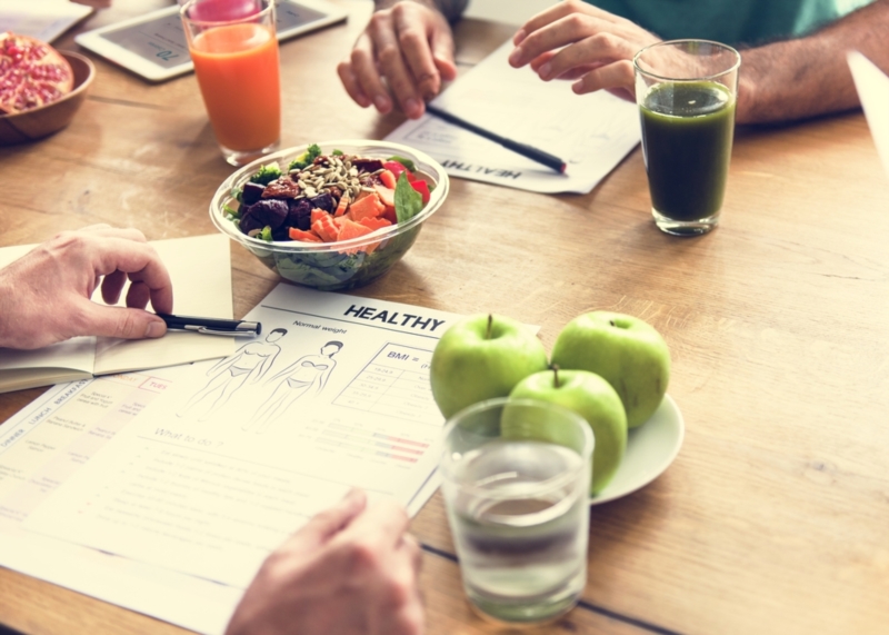 Passen Sie einfache Aktionen für eine gesunde Ernährung an