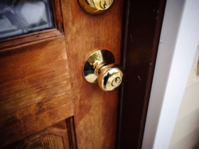 Des solutions pour ouvrir une porte claquée