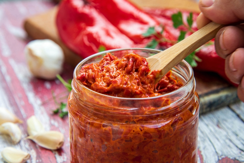Ajvar, épices et produits traditionnels : cuisinez comme dan