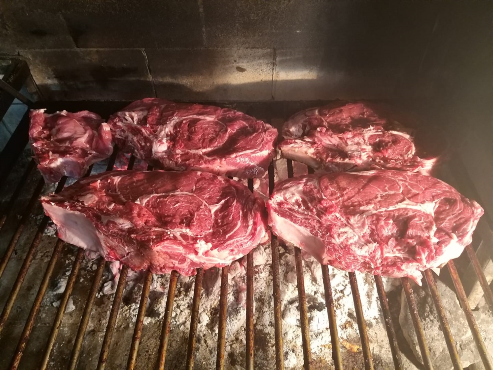 Viandes grillées au feu de bois