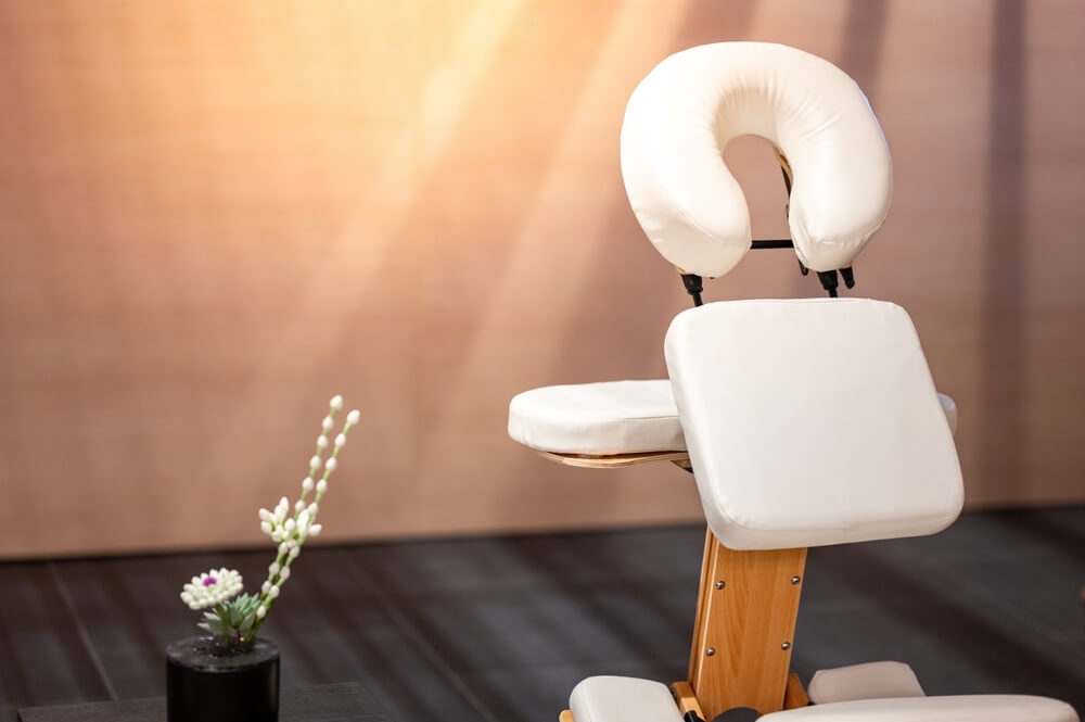 Le massage crânien assis : Une Invitation à la Détente