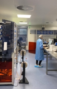 Production automatisée et sécurisée en laboratoire