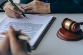 Droit commercial et contrats