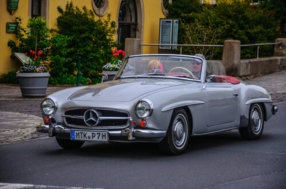BARNES Classic Cars