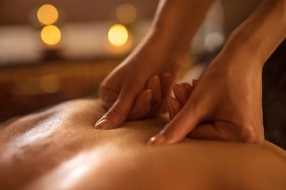 Massage anti douleurs dos nuque épaules 