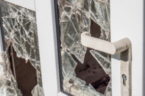 Interventioun no Abroch oder Vandalismus