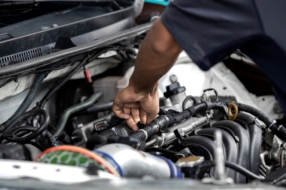 Transmissioun a Motor Reparatur