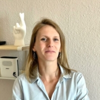 Mme Julie  Stiernet