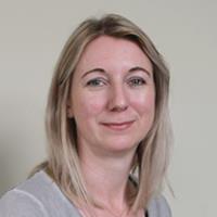 Mme Karin Wampach