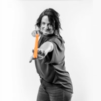 Mme Deborah Geers