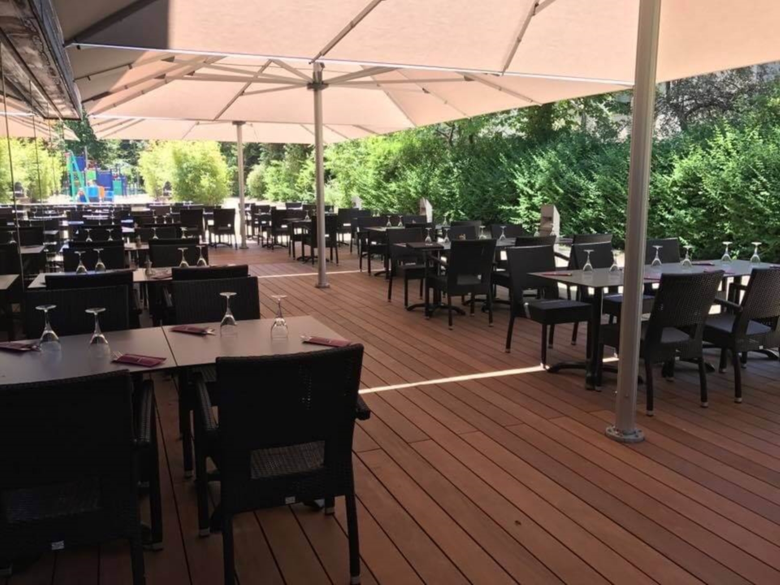 Resto-Bistro Club 5 am Park