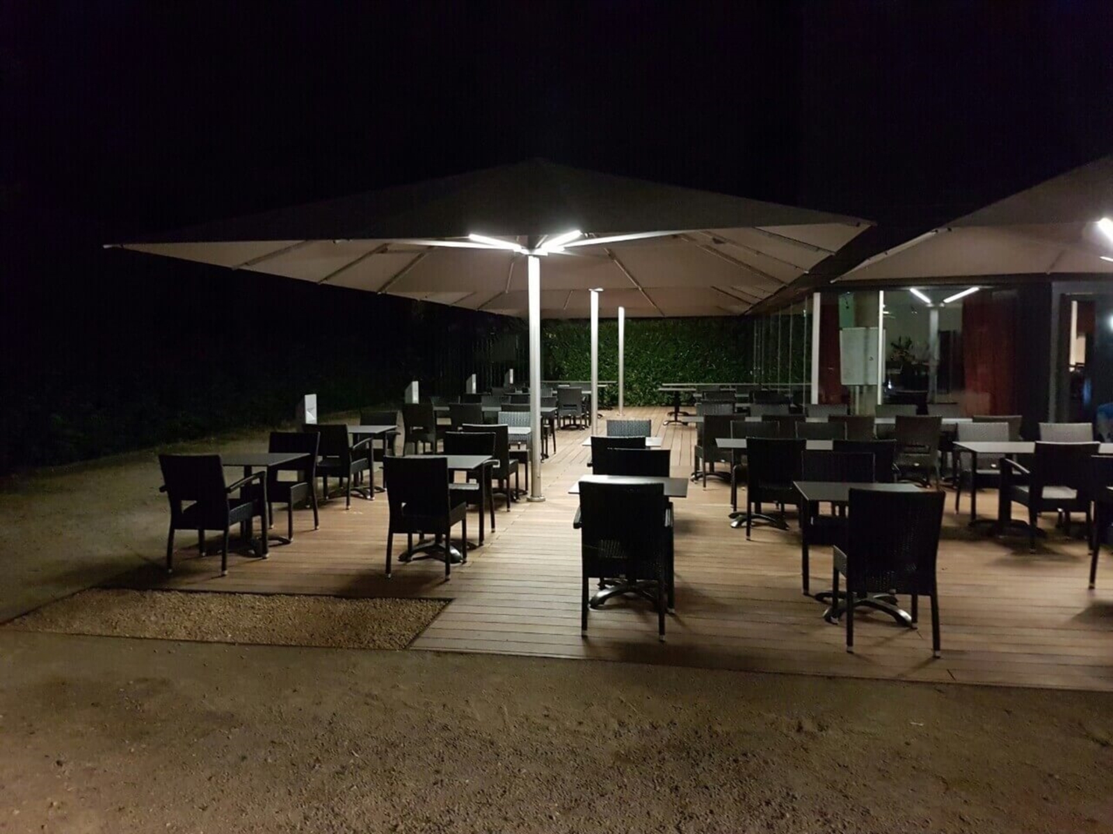 Resto-Bistro Club 5 am Park
